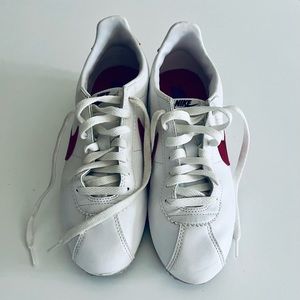 Shoes - Nike WMNS Cortez Classic